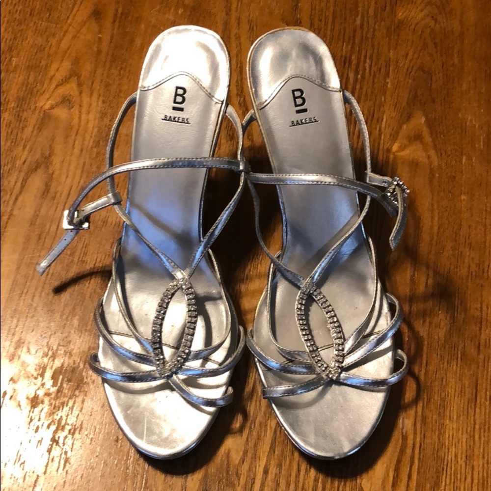 Bakers silver glitzy heels 💎